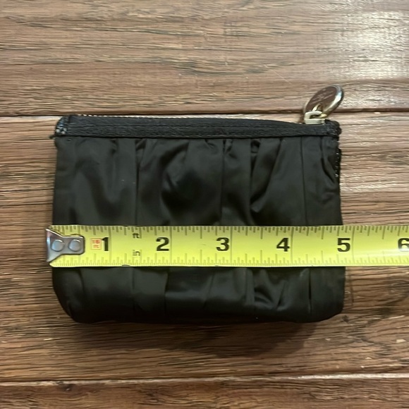 Henri Bendel Black Satin Pleated Small Coin Purse - Picture 4 of 7